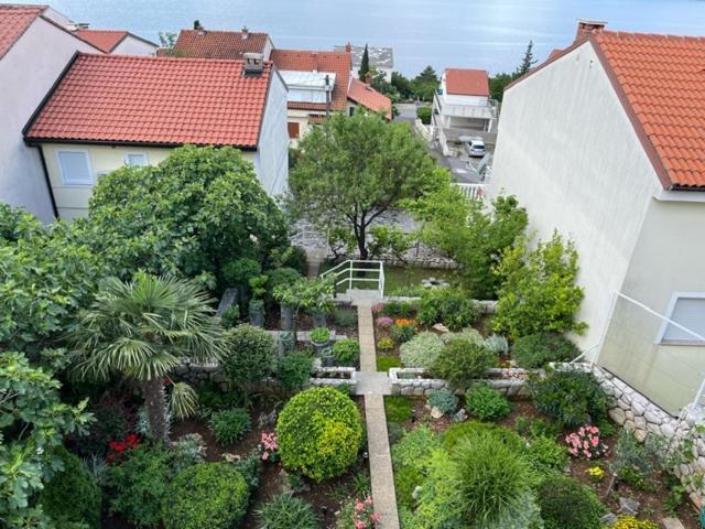 Apartman Laura Dramalj Kamer foto