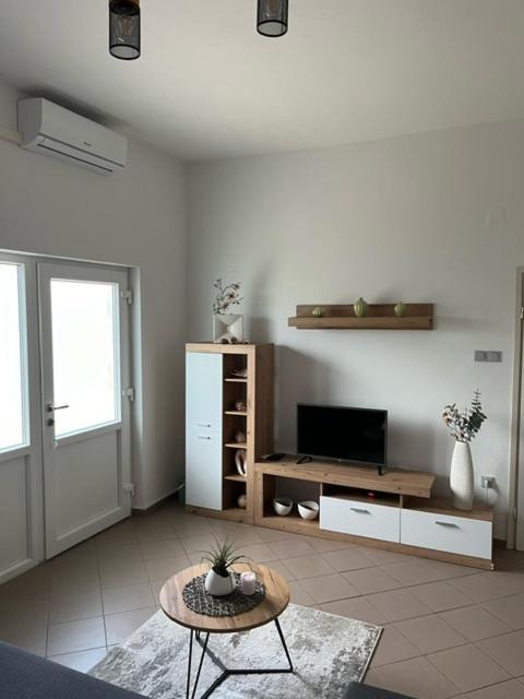 Apartman Laura Dramalj Kamer foto